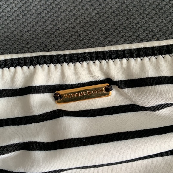 ☀️Weekend SALE☀️VS Swim (T:S-B:XS)- $15 - Picture 4 of 5